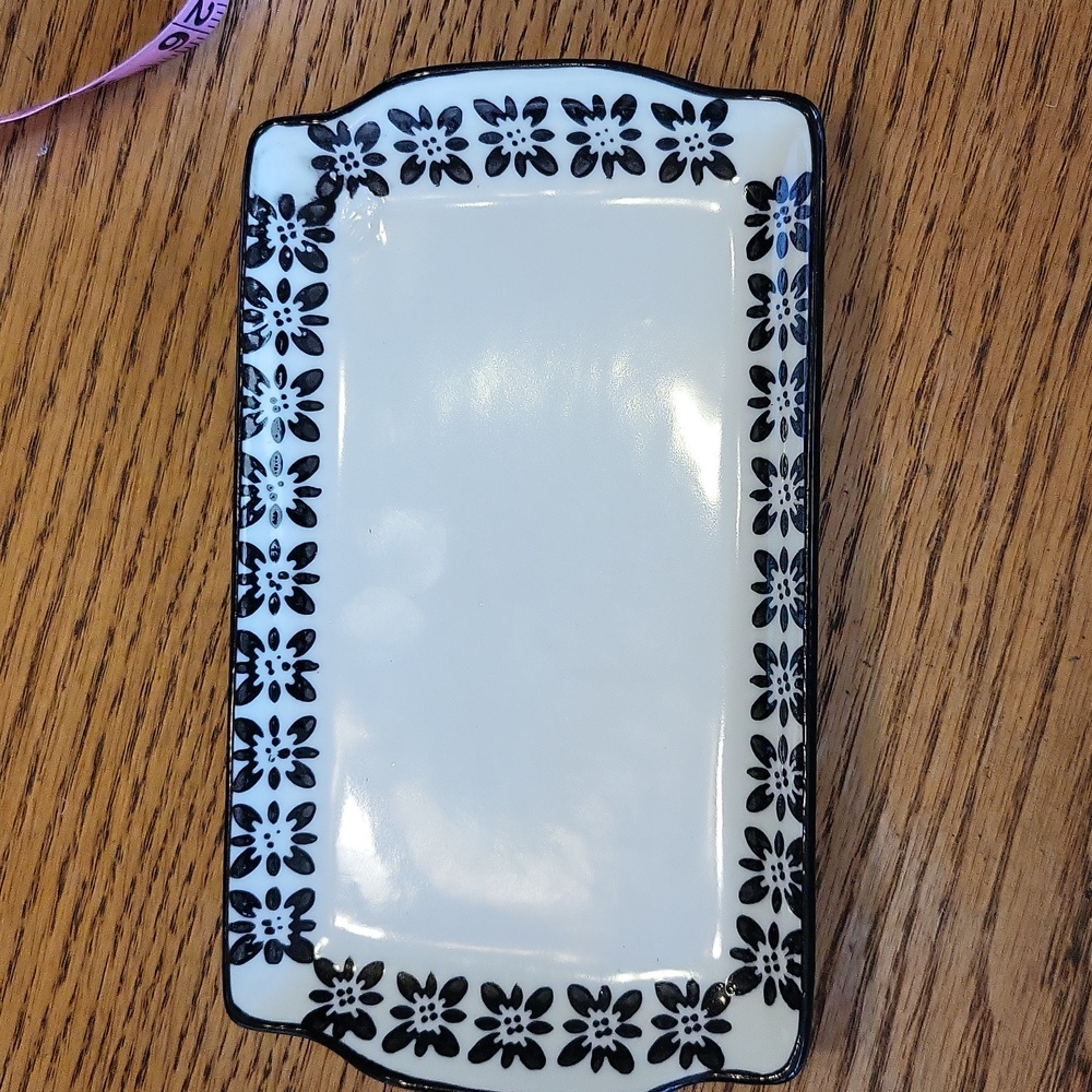 Signature Housewares Black and white Butter dish - Picture 4 of 8